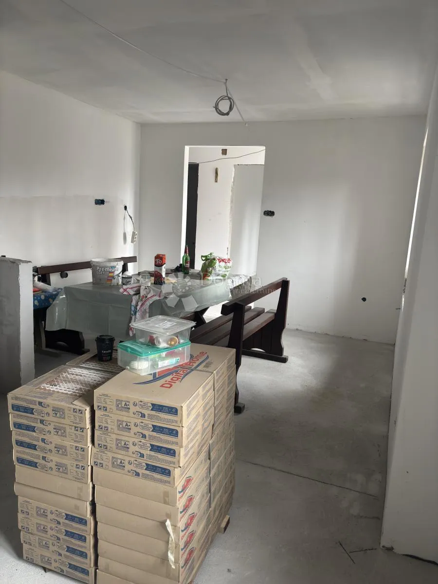 kuća s 3.459 m² okućnice - slika 4