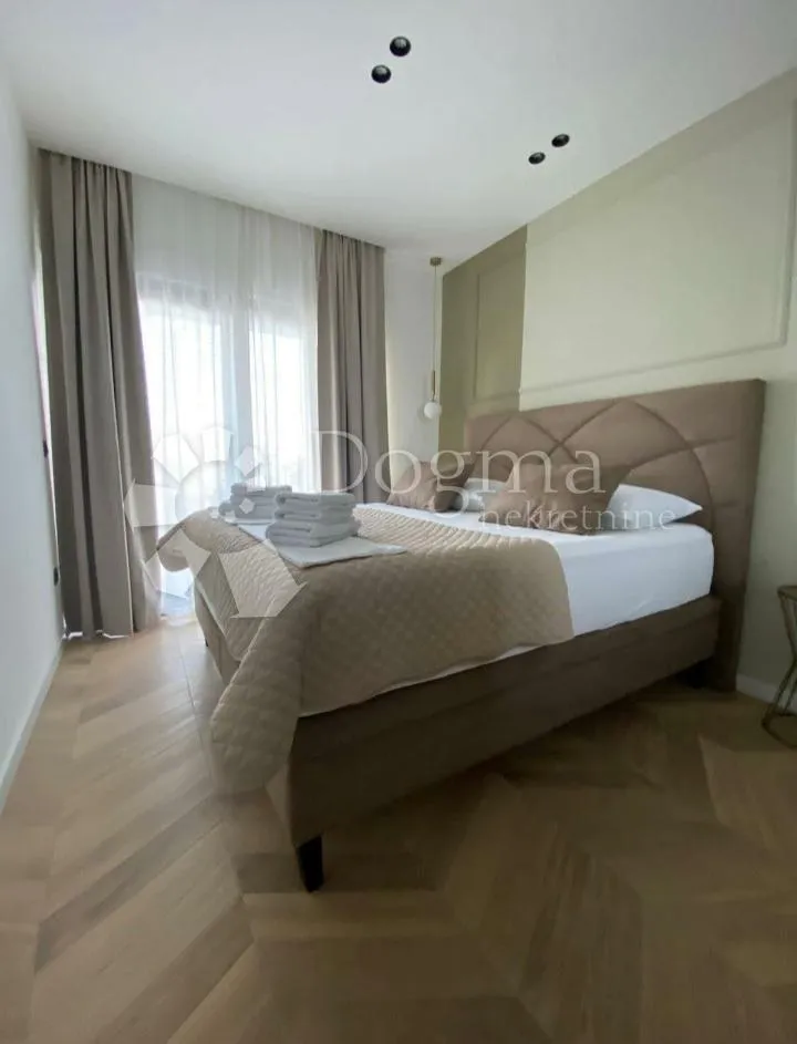 luksuzna vila sa bazenom, makarska - slika 14