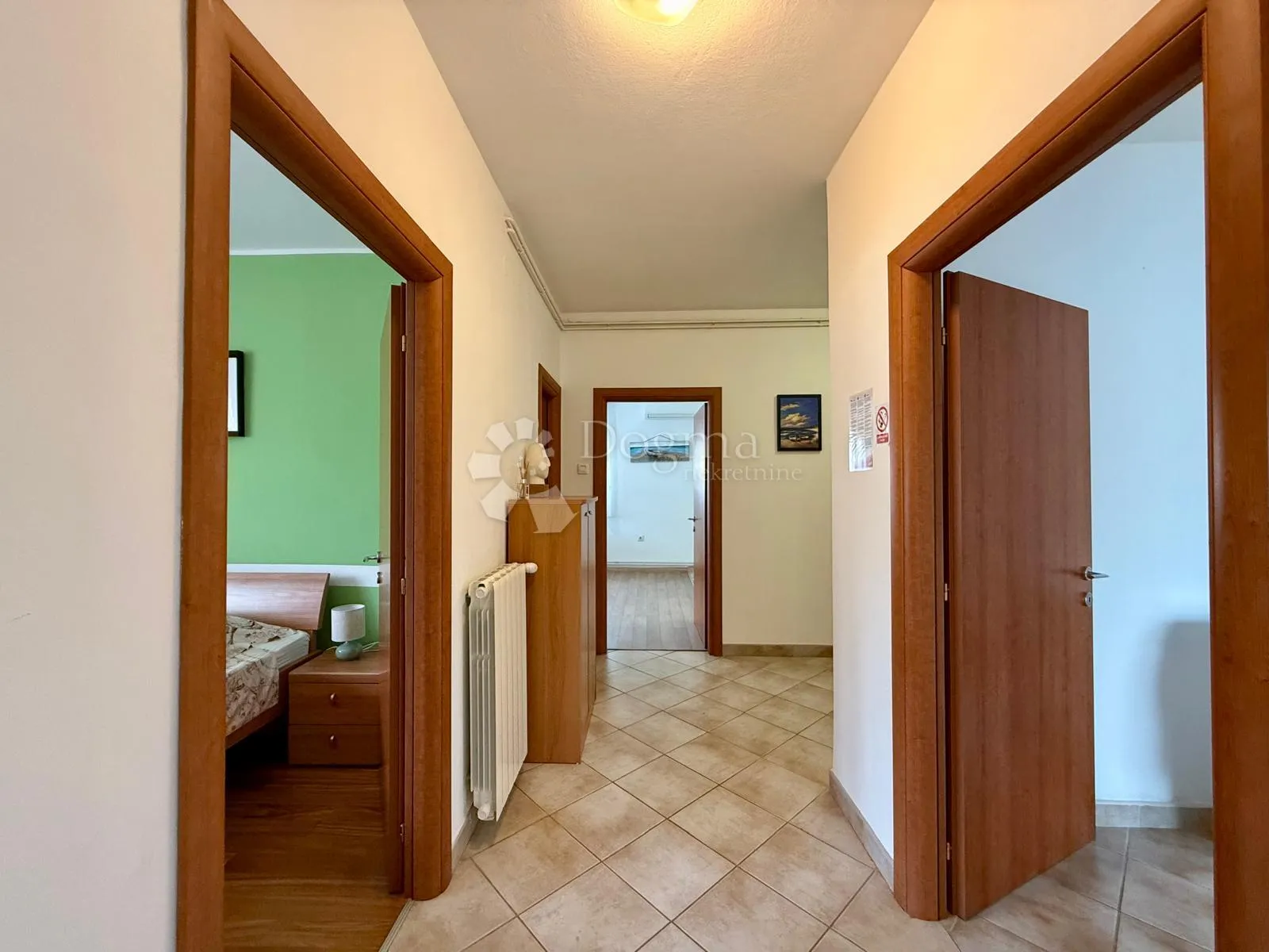 prostran dvosoban stan, 90 m²– pula (01.09. – 01.06.) - slika 9