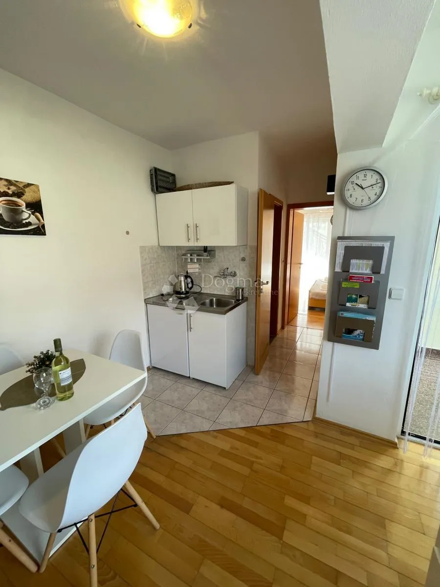 vodice – kuća s 6 apartmana blizu mora - slika 12