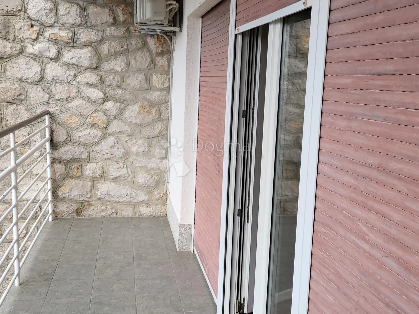 etaža kuće blizu mora - slika 7