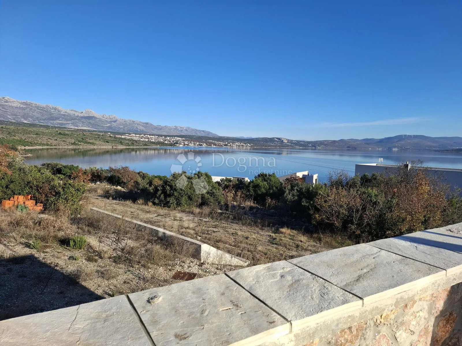 konoba uz more- 100 m od plaže - slika 13
