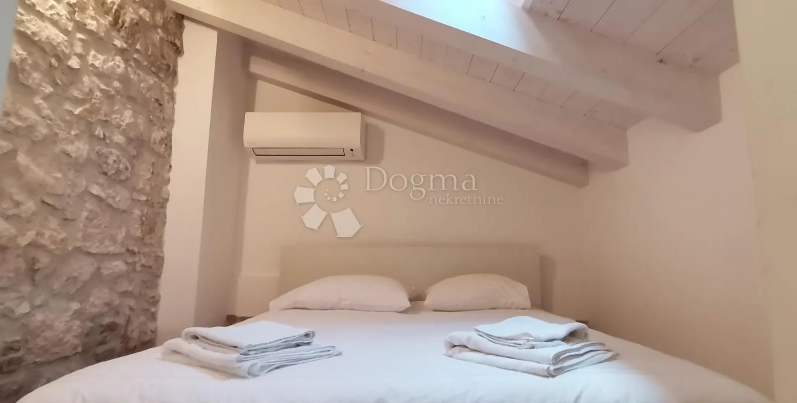 rovinj - sniženo! kuca s 3 apartmana u srcu starog grada - slika 77