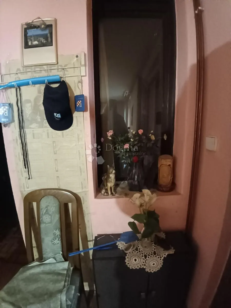 kuća sa 2 stana i bazenom u tenji! - slika 21