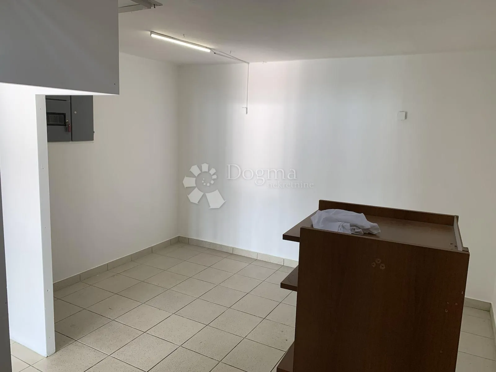 poslovni prostor tisno - slika 11