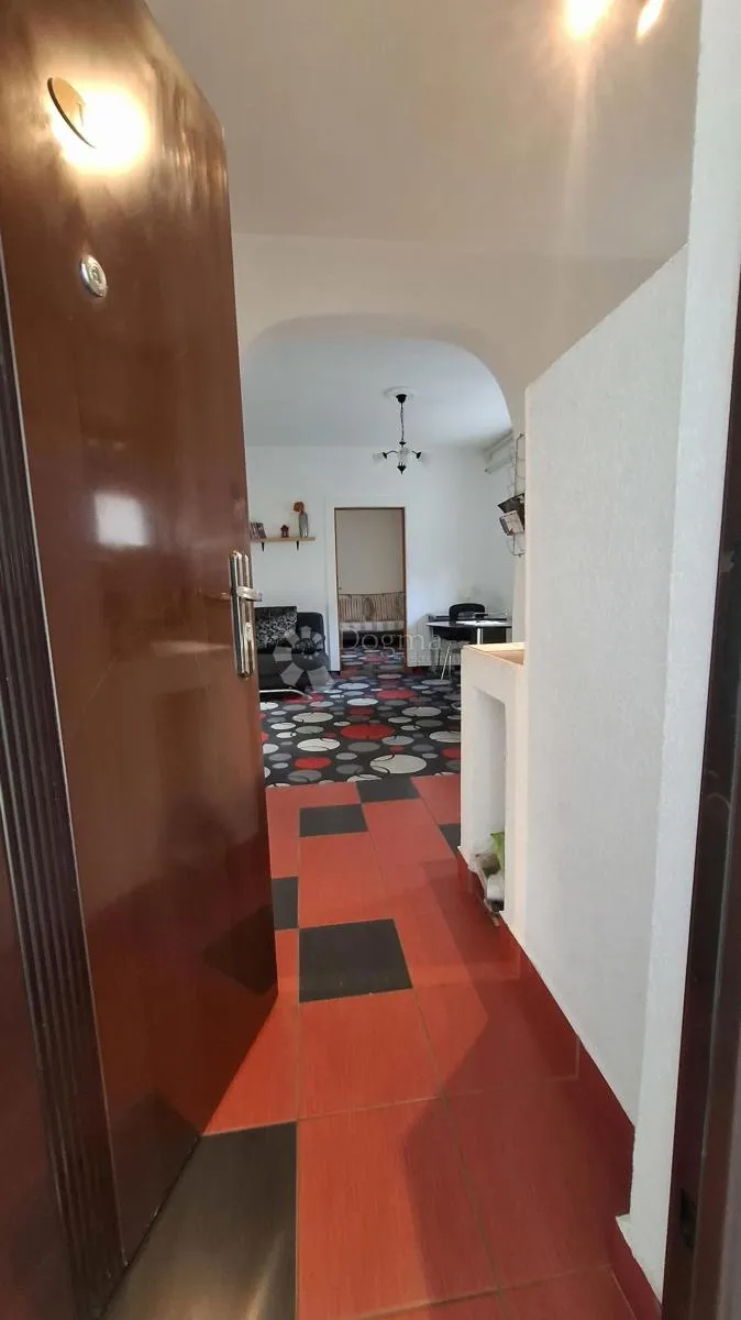 višenamjenska nekretnina s 7 stanova - dvije zgrade - slika 8