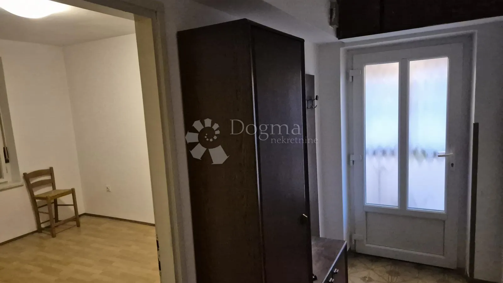 klana - studena, dvije etaže kuće, stan i pp - slika 15
