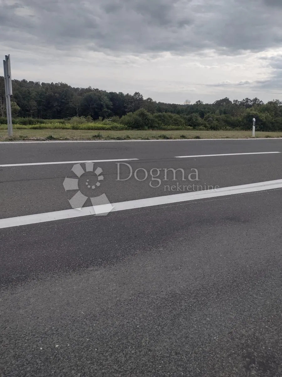 topusko građevinsko zemljište za benzinsku pumpu ili trgovački centar i sl. - slika 8