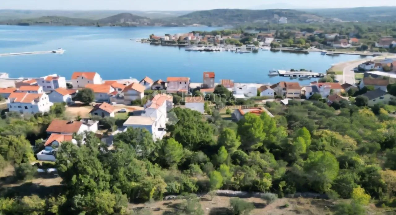 Građevinsko zemjište s pogledom na more u Bilicama! Šibenik - Stubalj, Bilice