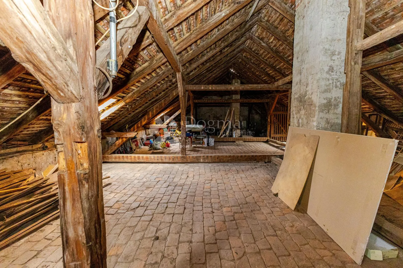 potkrovlje 133 m² u centru varaždina – investicijska prilika - slika 6