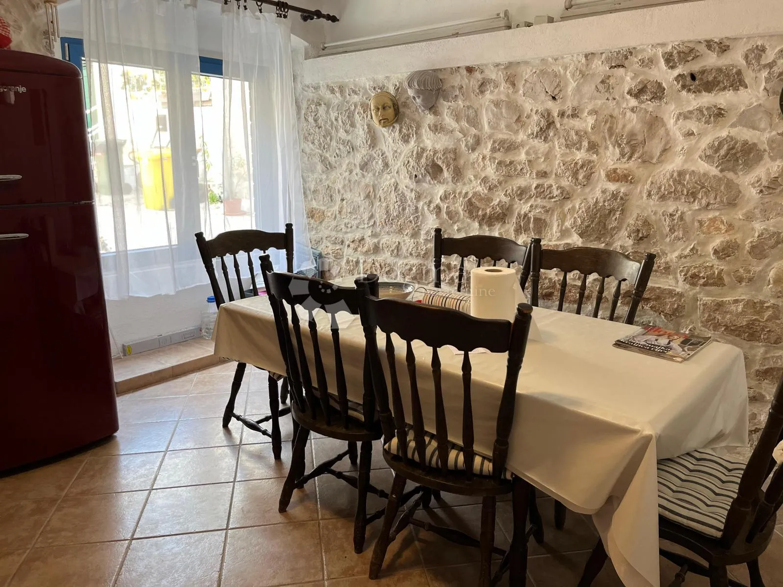 šarmantna kamena kuća na murteru - slika 12