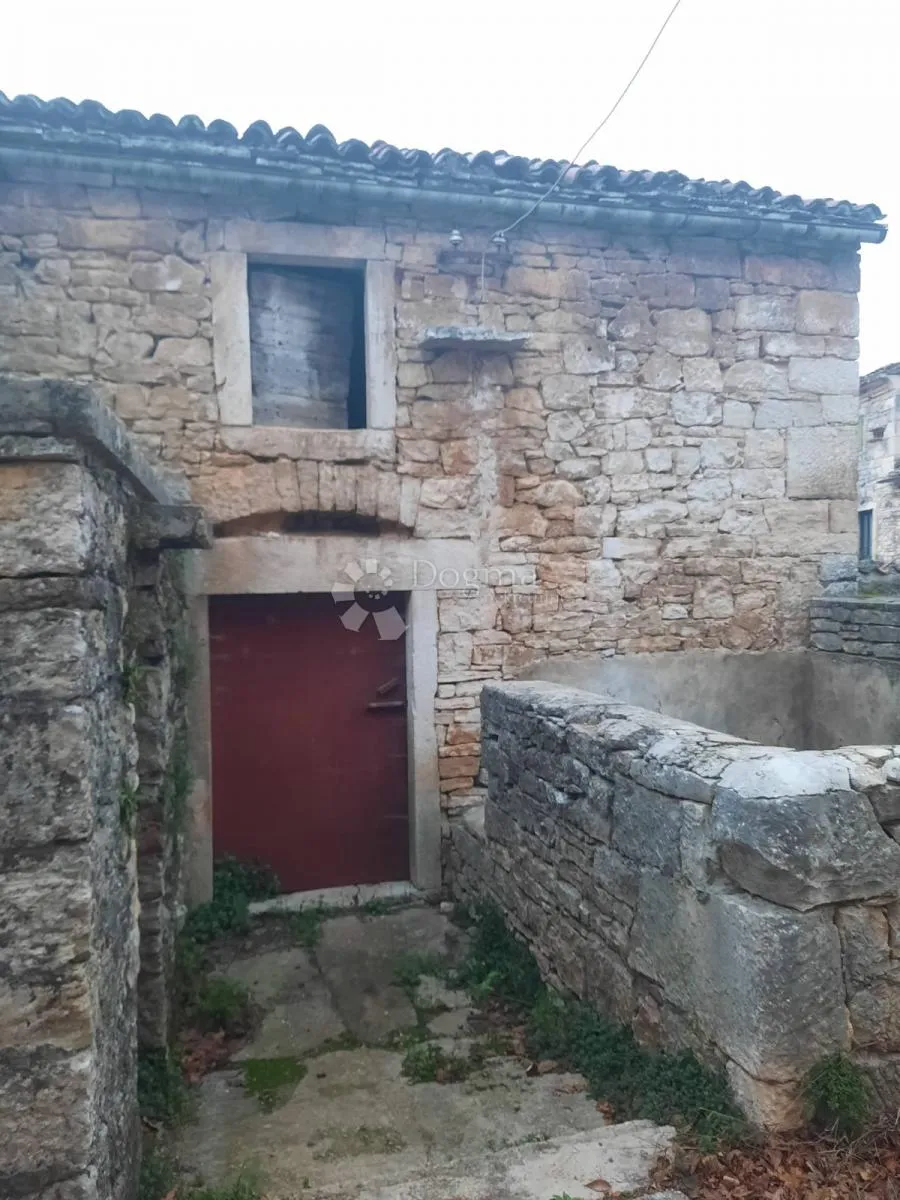 kamena priča za renovaciju, te 550 m2 vrta! - slika 1