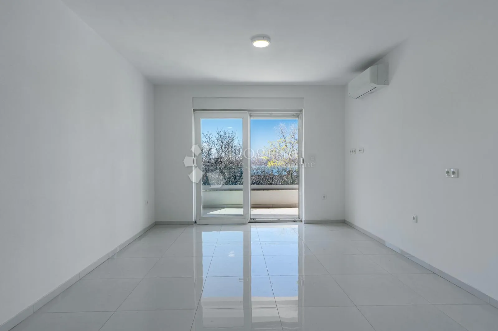 apartman u blizini plaže - slika 5