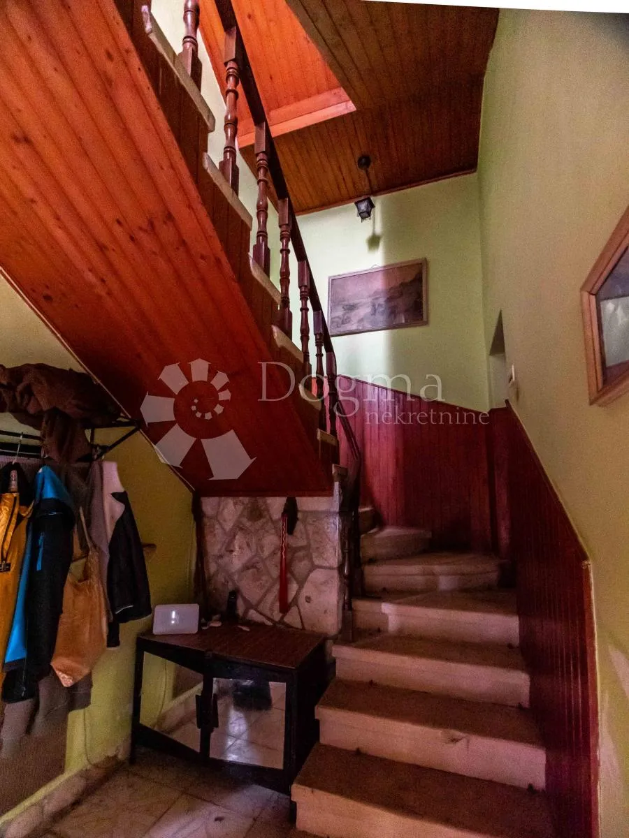 atraktivna kamena kuća za renovaciju 500m od mora - slika 4