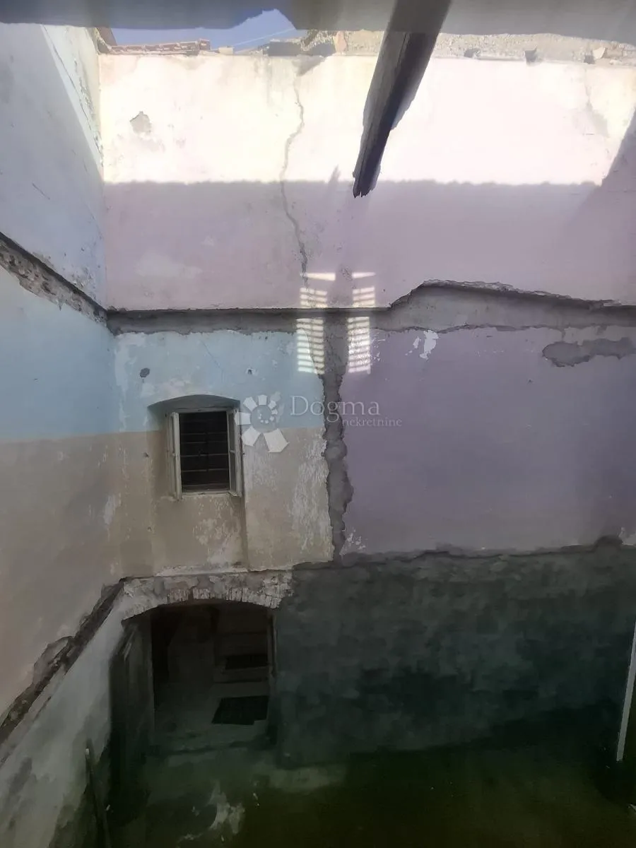 starina za renovaciju- kaštel gomilica - slika 6