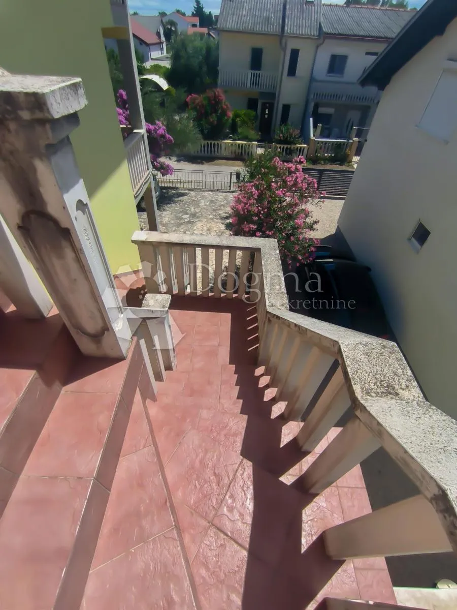 kuća sa tri apartmana, privlaka - slika 5