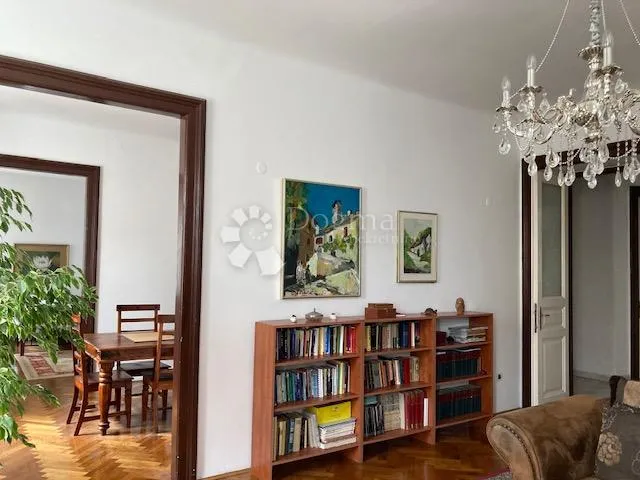 gospodski stan u očuvanoj zgradi - slika 7