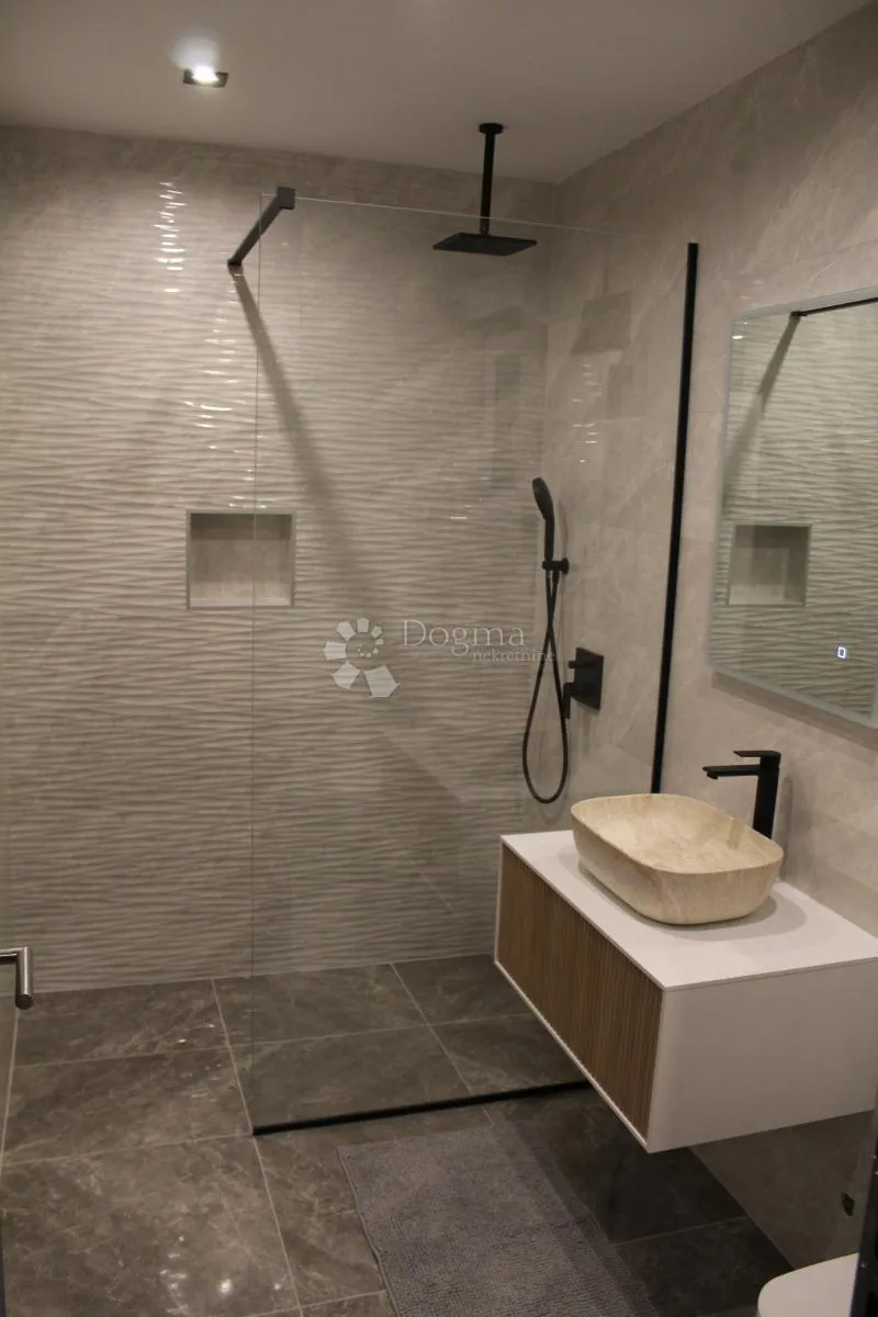mega eksluzivna villa novi vinodolski - slika 30