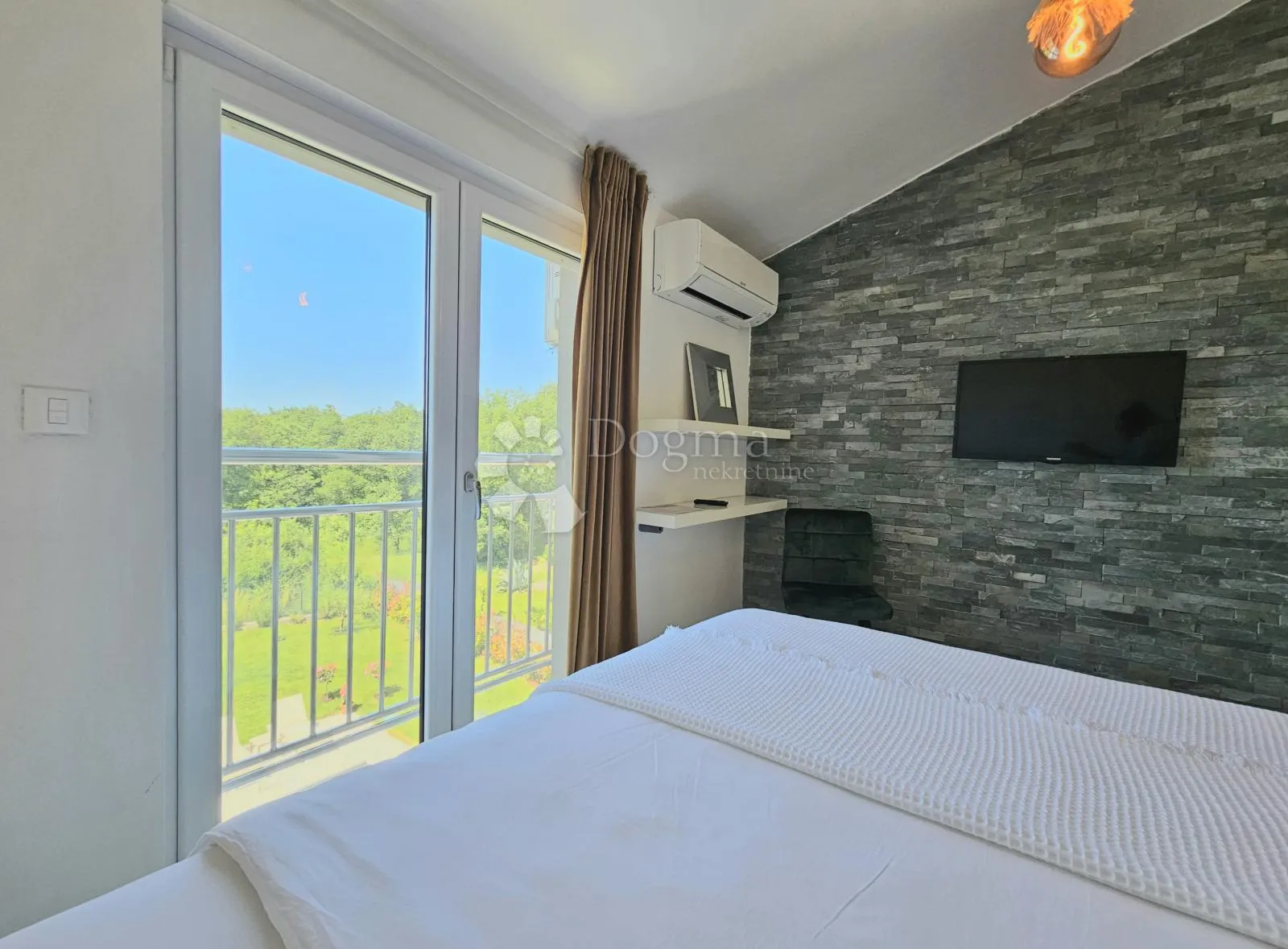 apartmanska kuća (4 jedinice) spremna za turizam - slika 38