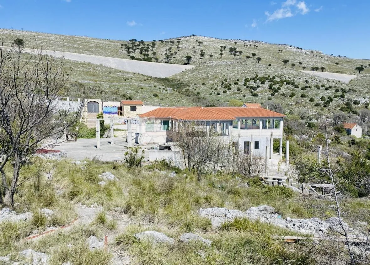 ugostiteljski kompleks s pogledom na more na parceli od 5841 m2 - slika 5
