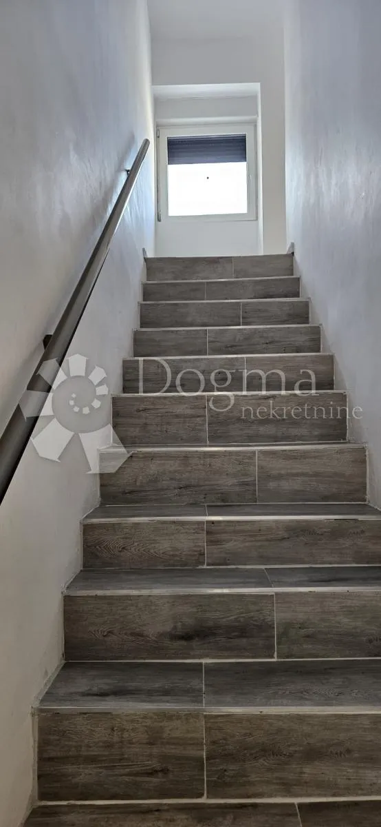 atraktivna kuća sa 4 spavaće sobe - slika 23