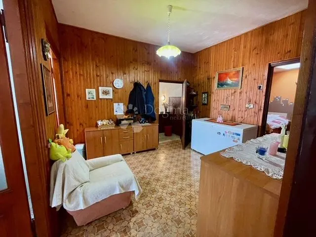 kuća, s restoranom u prizemlju, u centru buja - slika 29