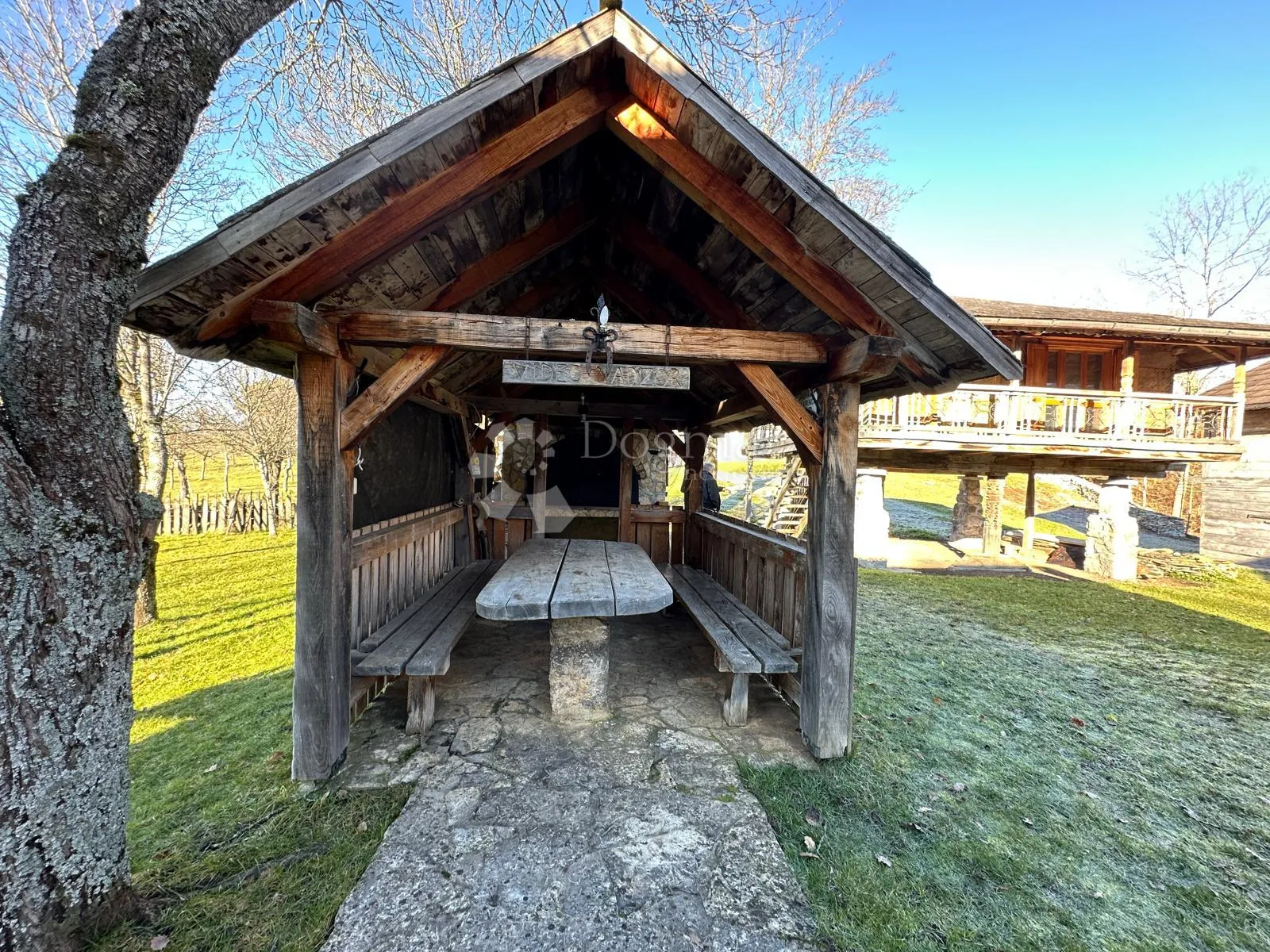 difuzni hotel autohtone kamene kuće 10+1 - slika 10