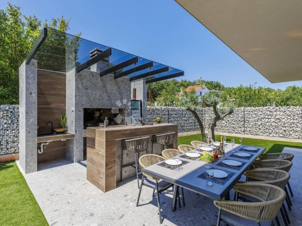 moderna vila s bazenom i solarnim sustavom u okolici loborike, blizu pule - slika 3