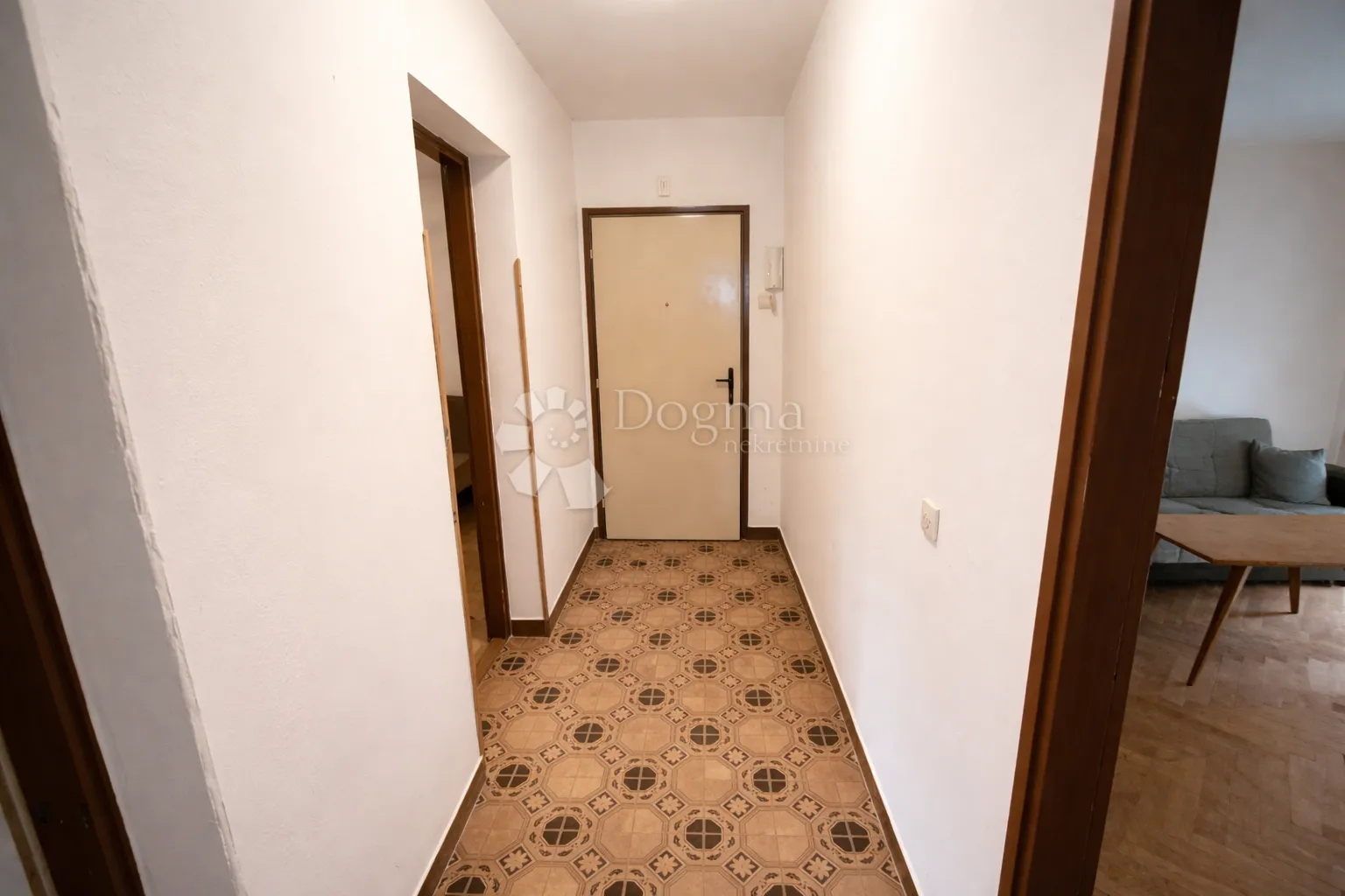 rovinj | odlična lokacija - 2 spavaće sobe, lođa - slika 3