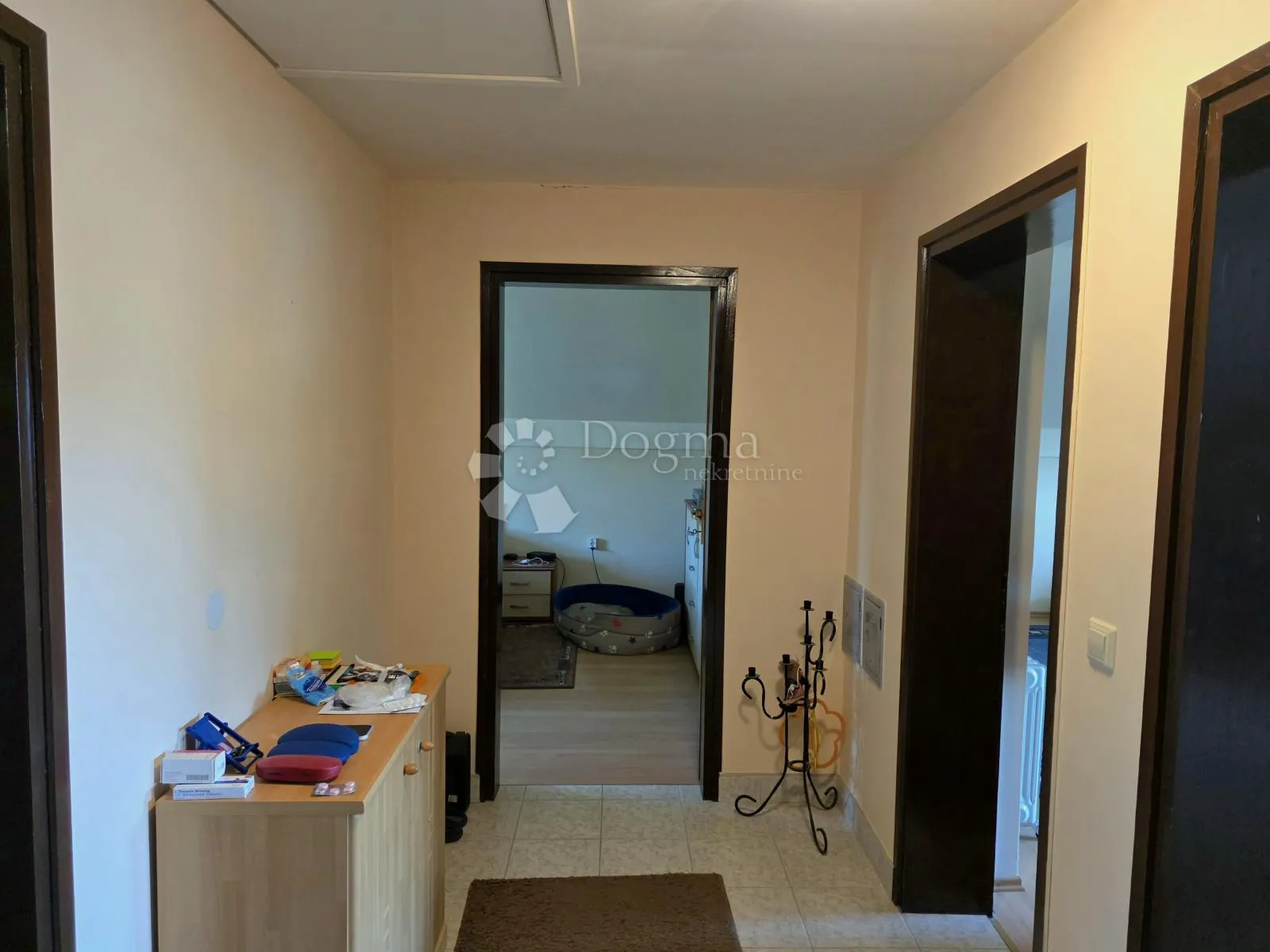 prodaja, kuća, velika jelsa, nkp 300 m2 sa okućnicom - slika 18