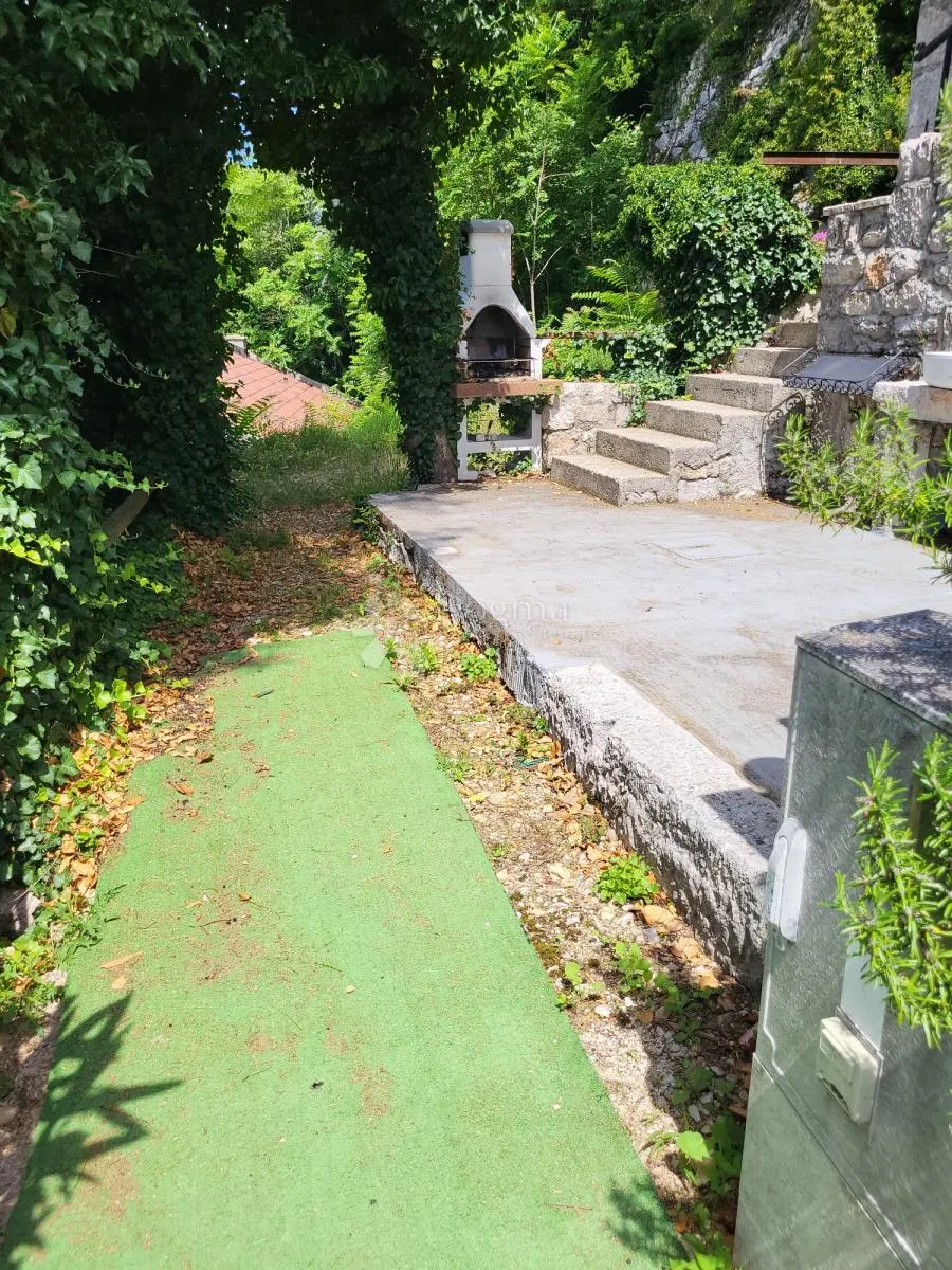 grižane – dva uređena studio apartmana - slika 13