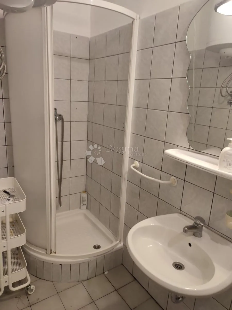 mlaka - odličan stan za život ili investiciju - slika 30