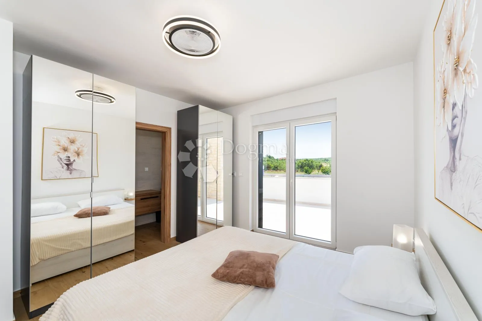 moderna vila s bazenom u žeravi - slika 34