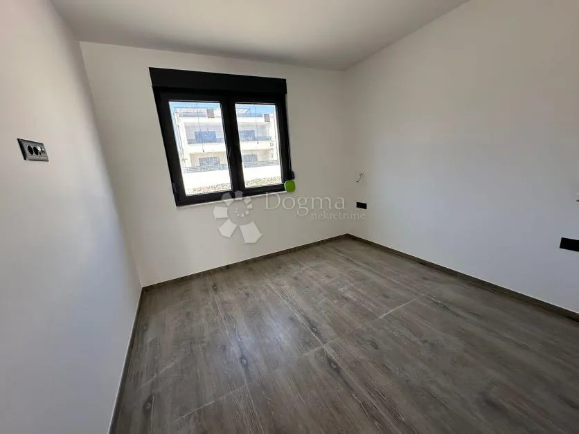 luksuzni apartman na moru - slika 16