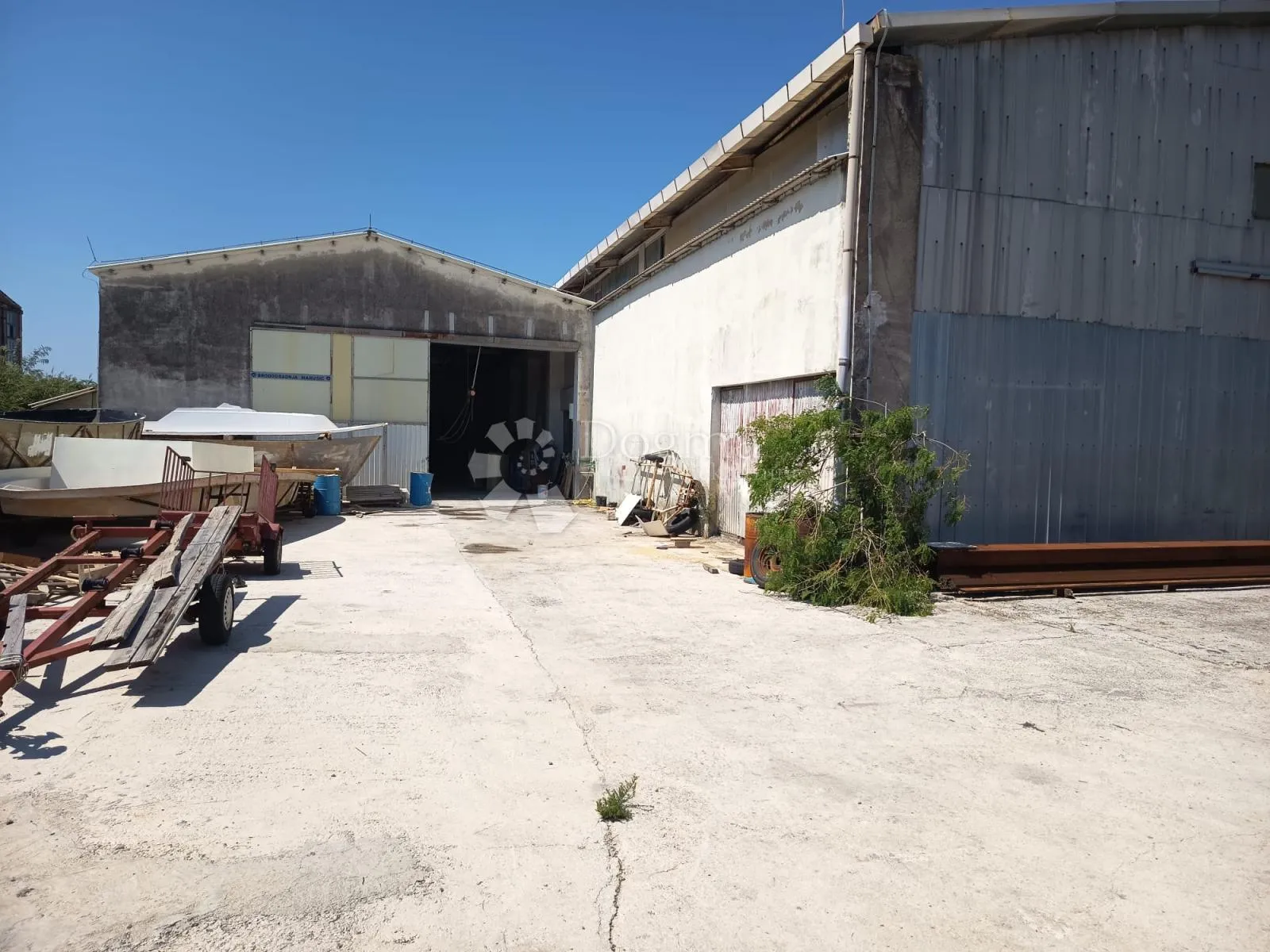 proizvodno–skladišni kompleks u opuzenu 702,90 m² - slika 3