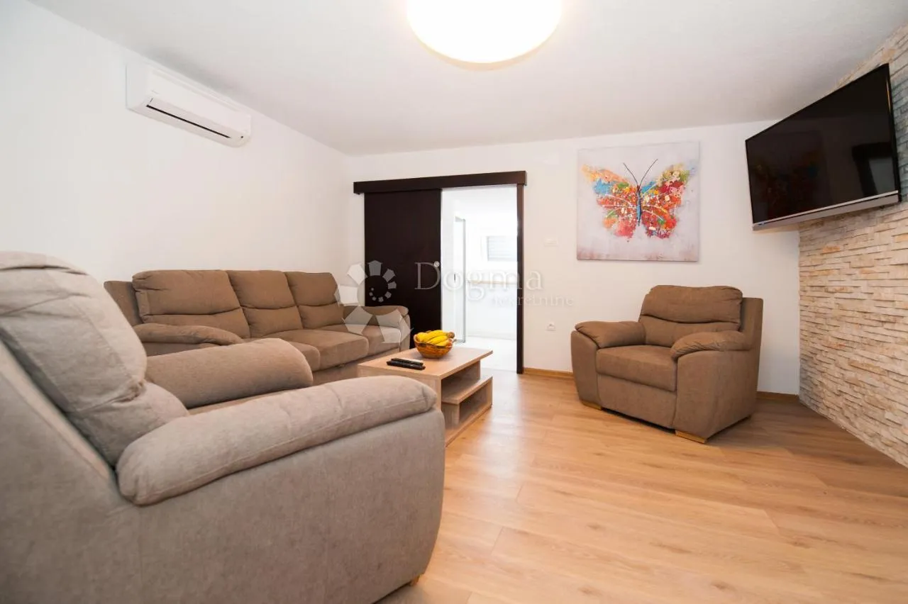 hacienda na braču 10000m2 okućnice - slika 9