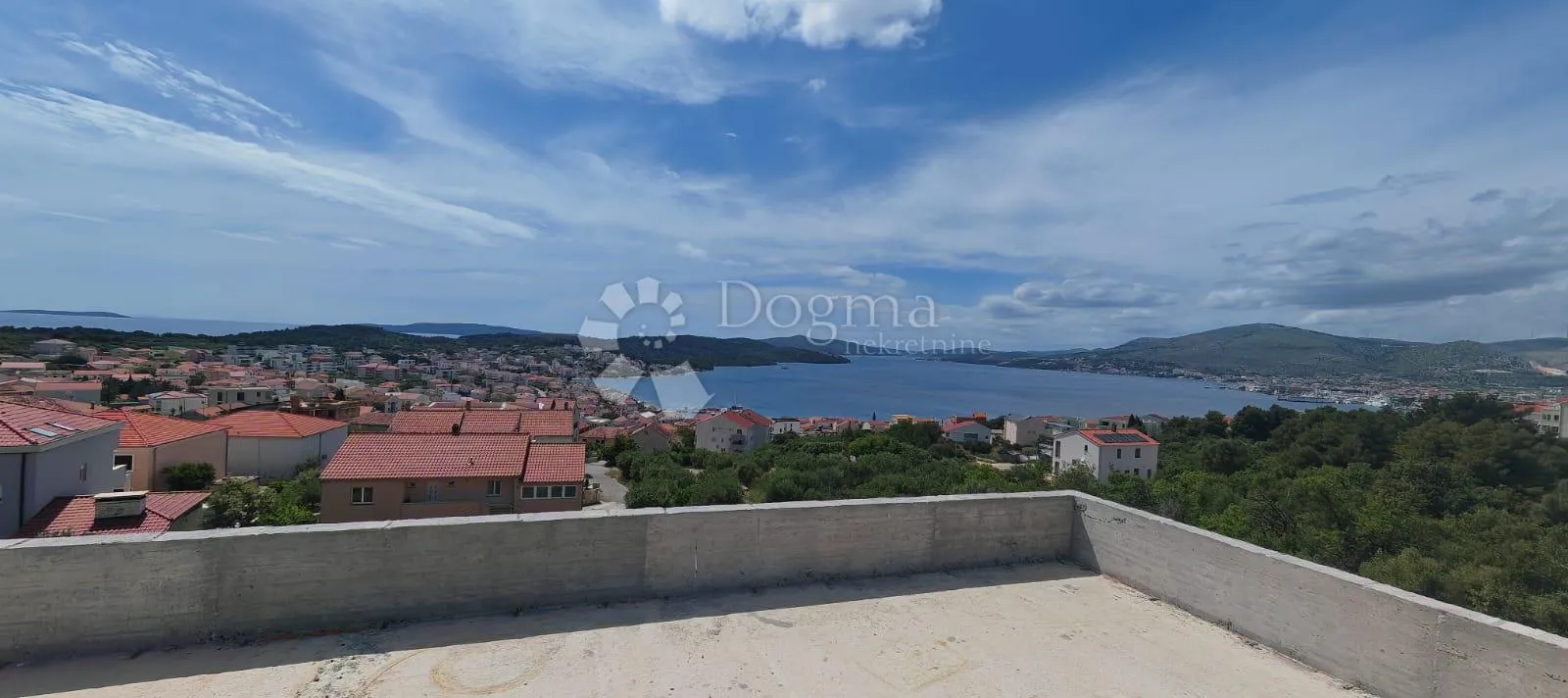 apartman na čiovu, novogradnja - slika 11