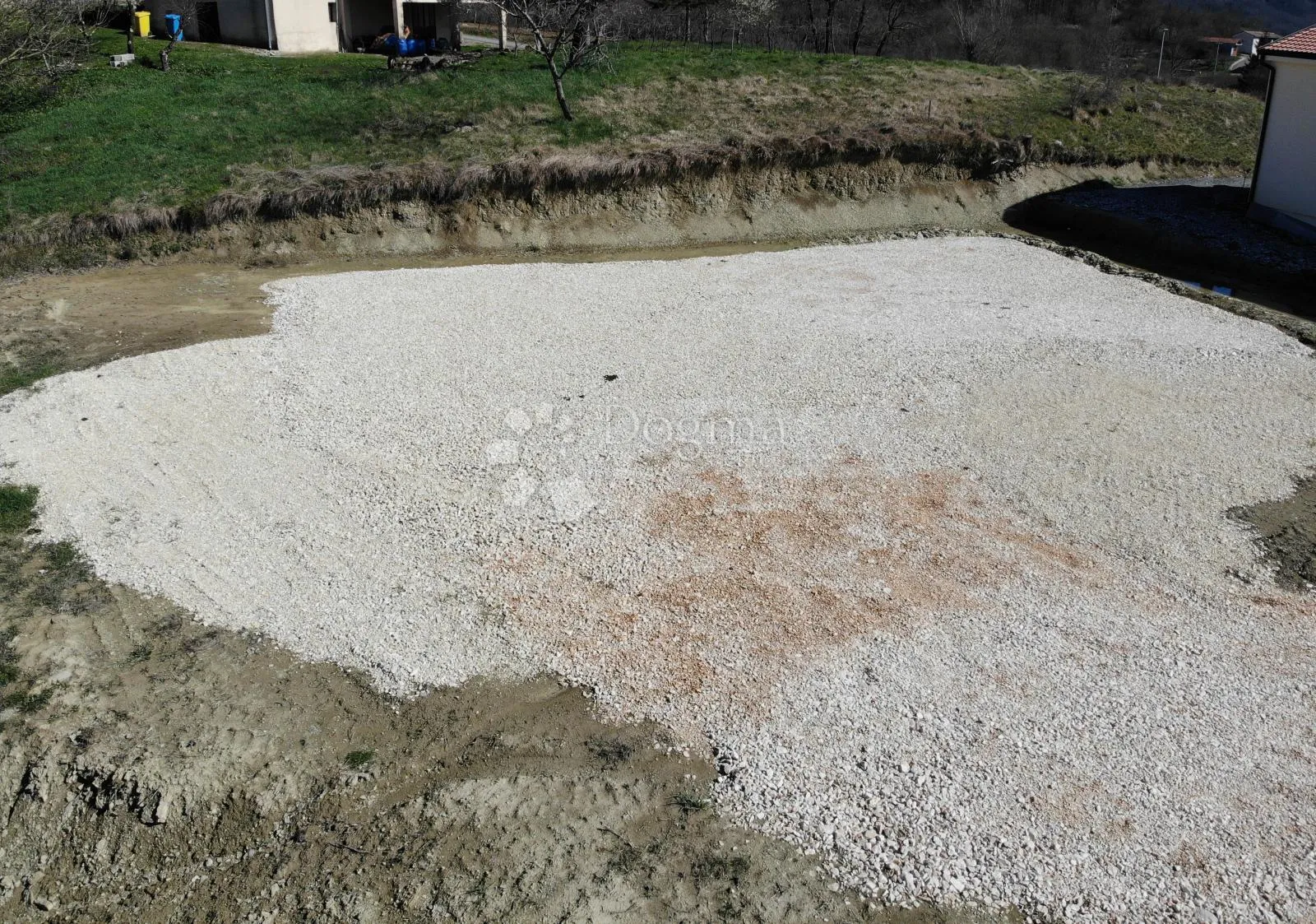 pazin okolica, zemljište s dozvolom za gradnju! - slika 11