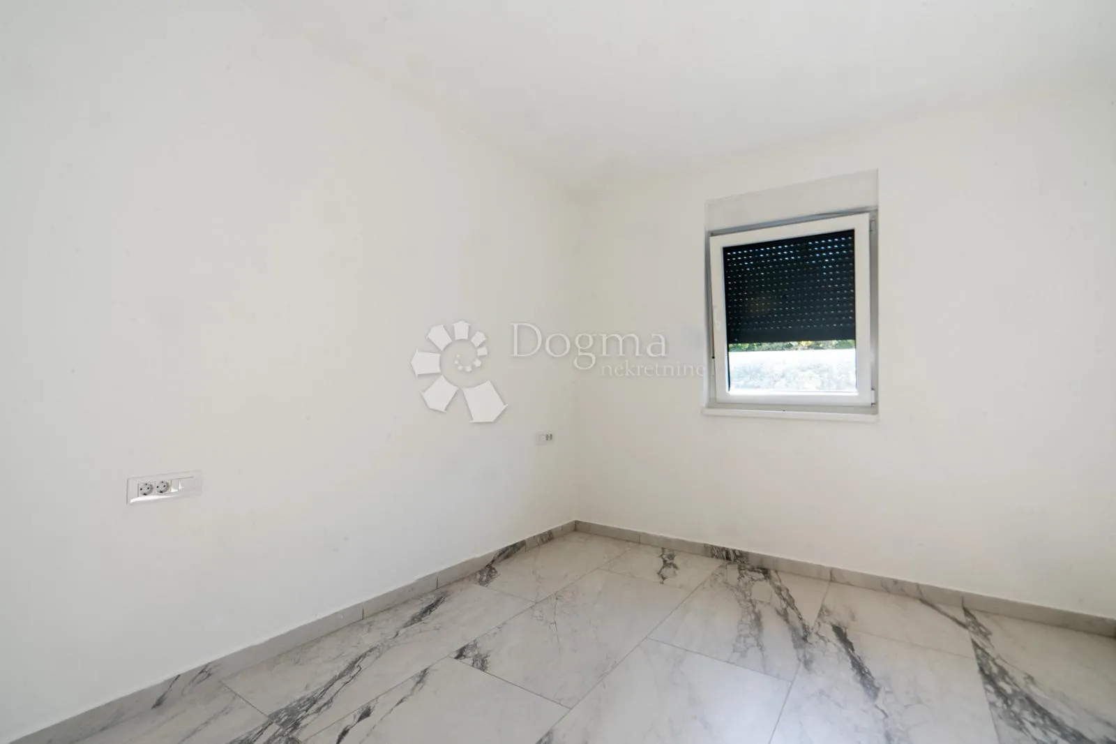 apartman - novogradnja - izuzetno mirna lokacija - slika 5