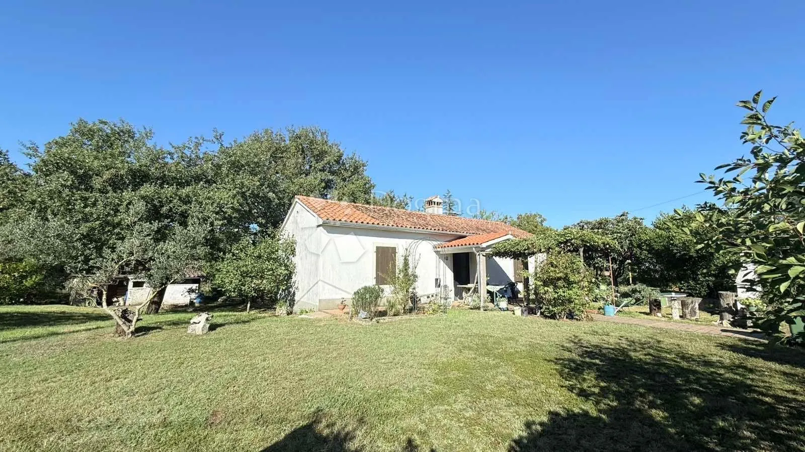 labin, okolica, kuća na prostranoj okućnici - slika 5