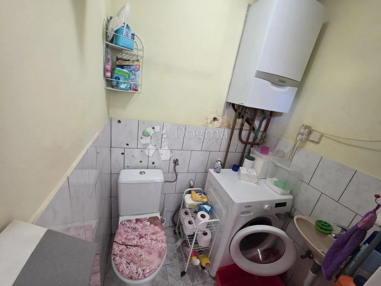 kuća na traženoj lokaciji – par koraka od vi osnovne škole - slika 9