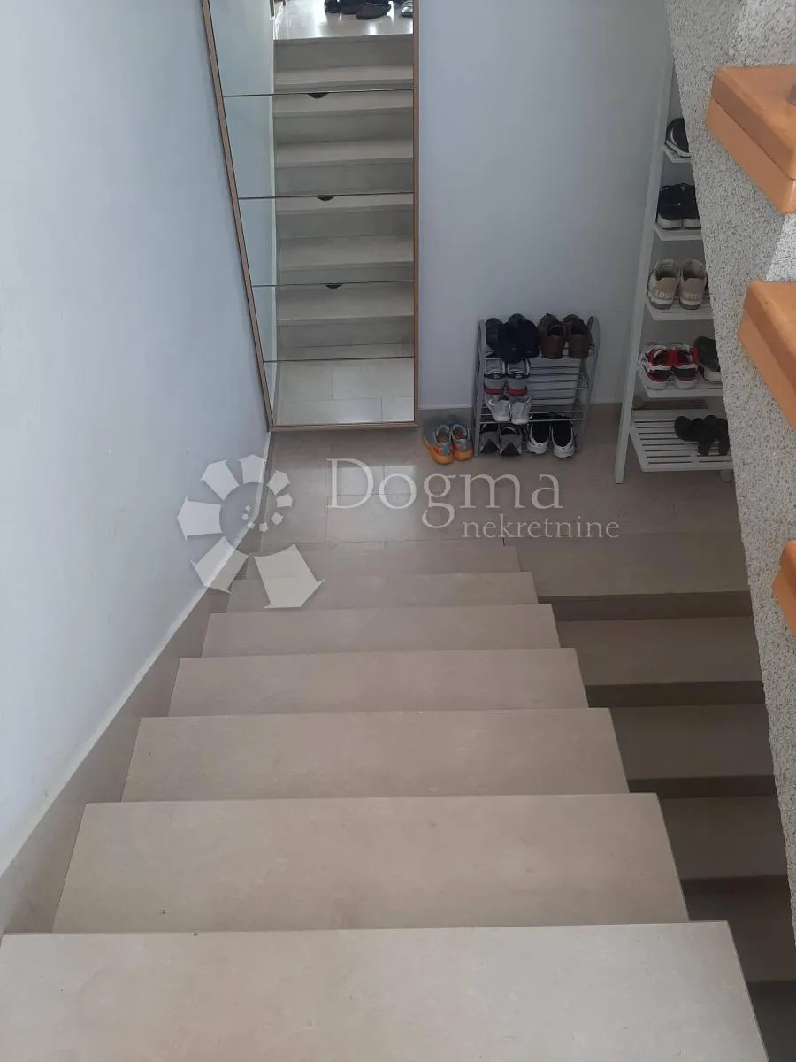 kuća na tri kata bokanjac - slika 16
