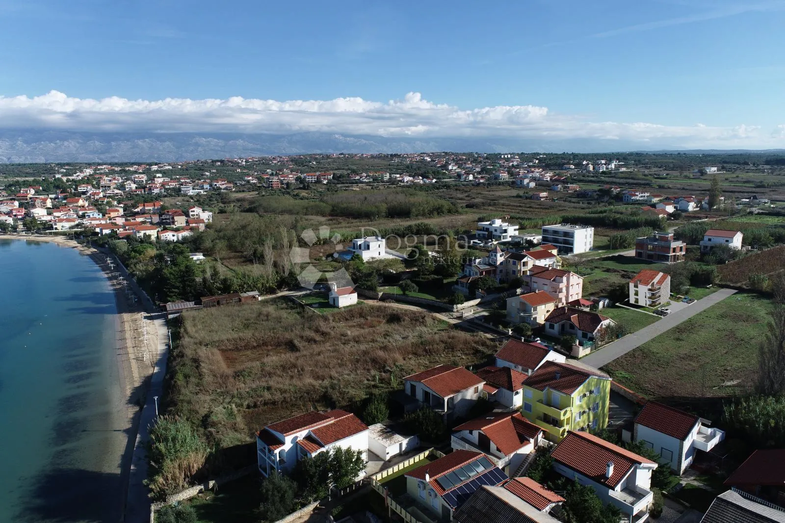 vrsi - luksuzni trosobni apartman 100m od mora, prizemlje - slika 7