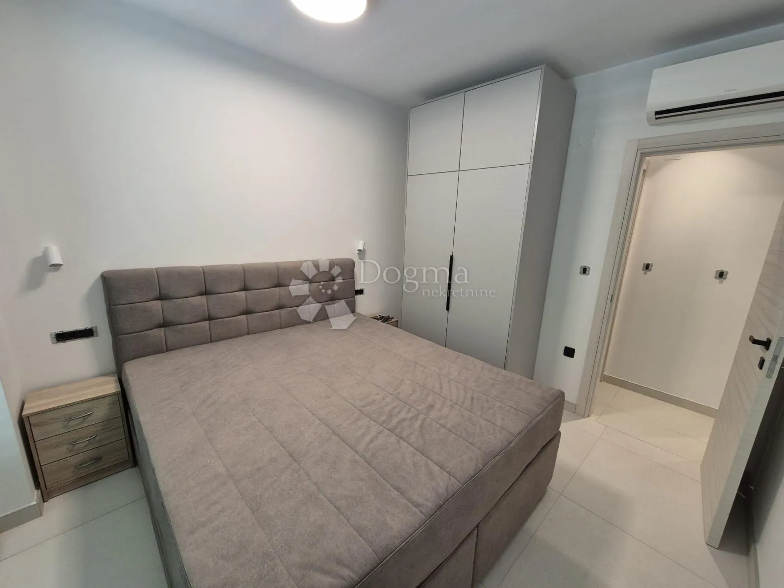 villa sa bazenom malinska krk - slika 12