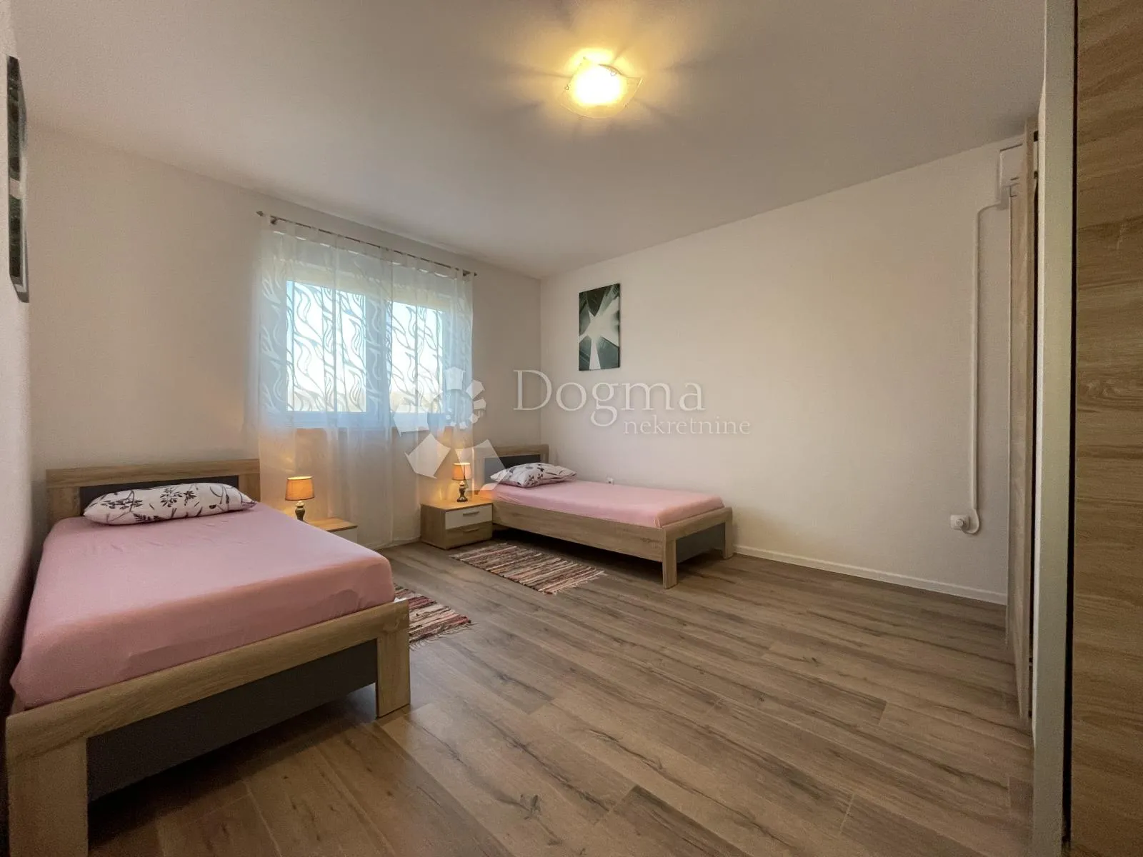 moderna kuća sa bazenom, mirno okruženje, okolica brtonigle - slika 9