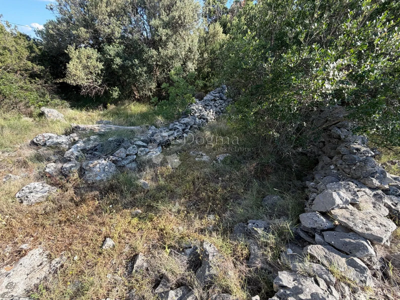 vinišće – građevinsko zemljište s pogledom na more u mirnom i intimnom okruženju - slika 5
