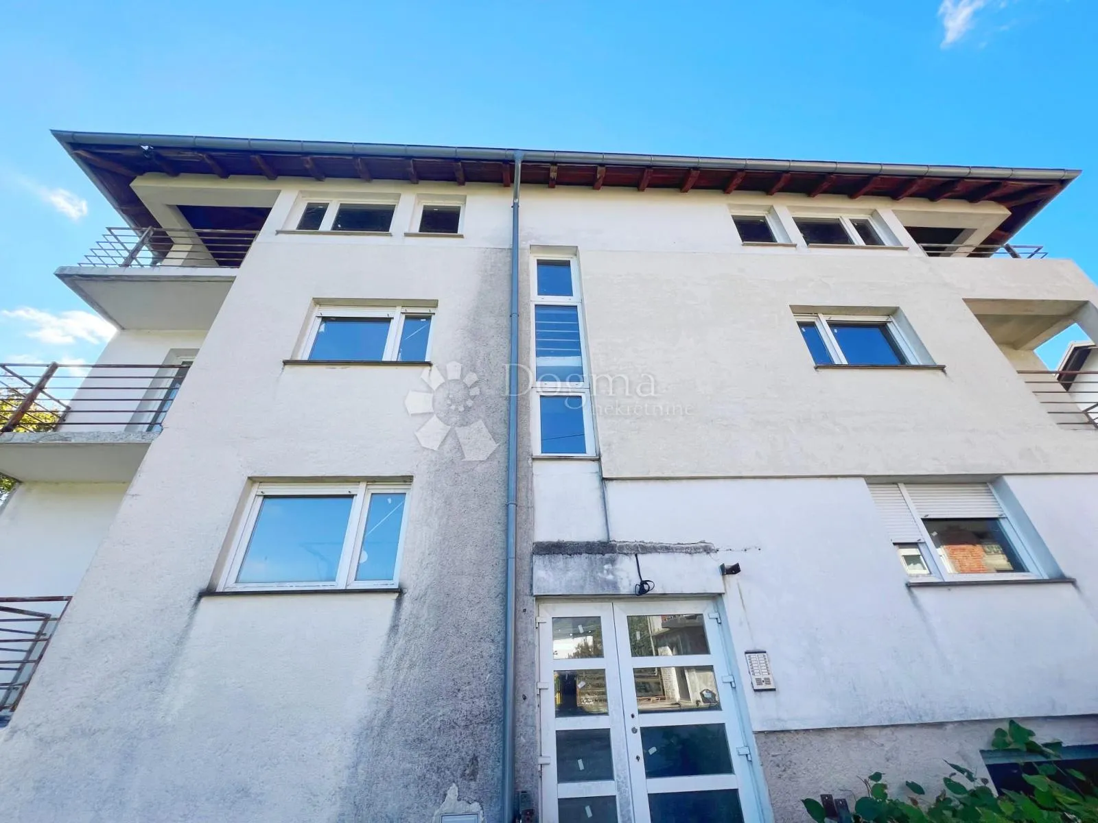 izuzetna investicijska prilika – zgrada s 13 stanova - slika 2