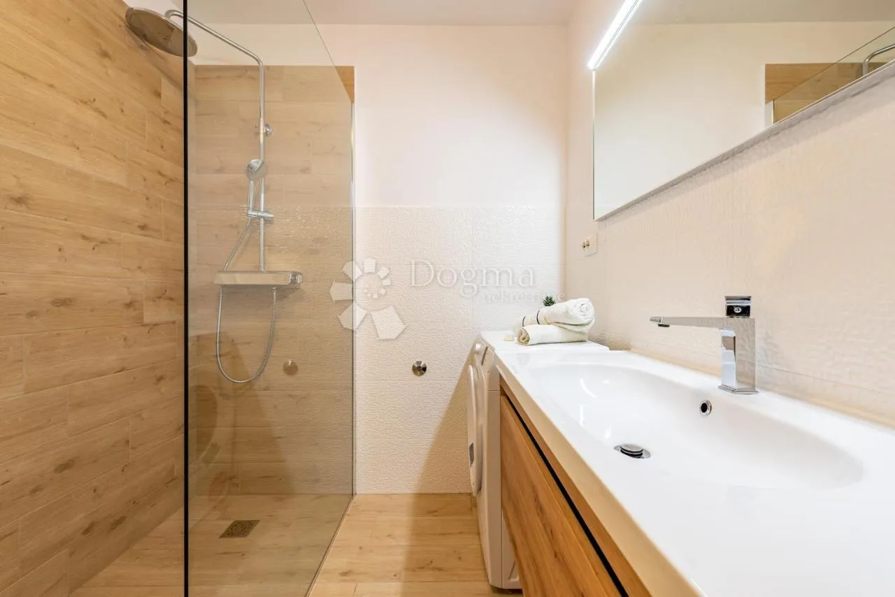 predivna mediteranska vila s bazenom na otoku pašmanu - slika 10