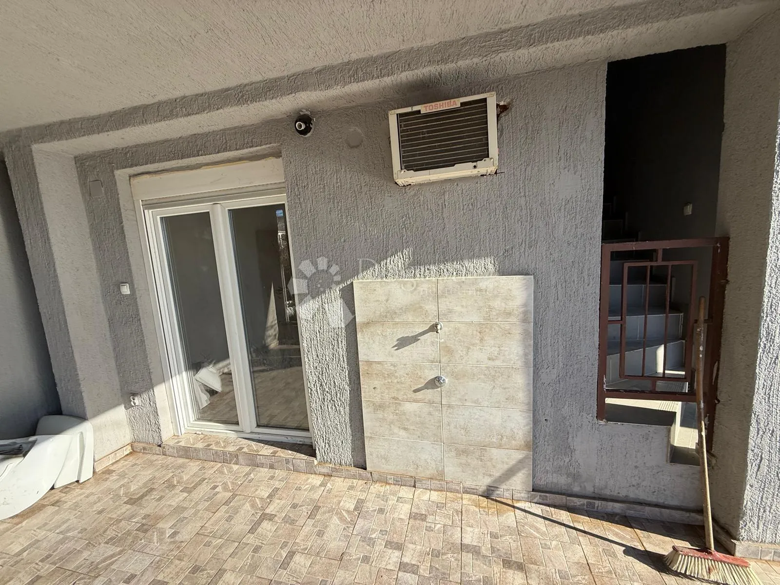 apartman s dvje terase i pogledom na more - slika 5