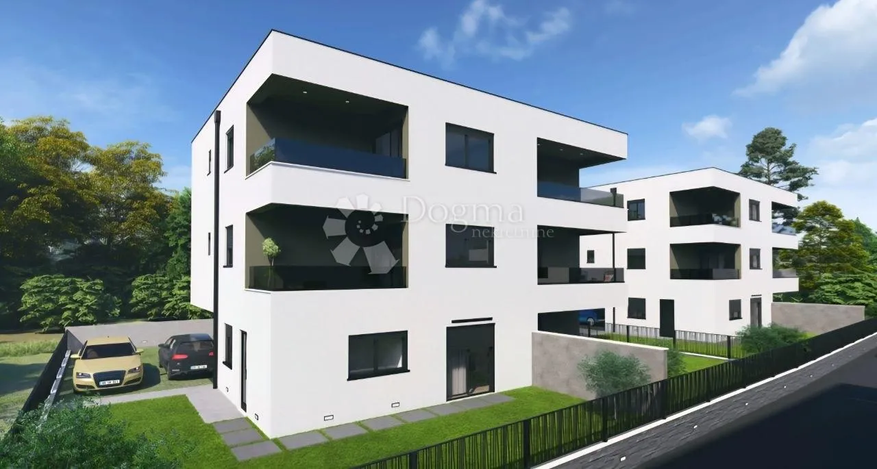 dvosoban stan na drugom katu u kaštel starom! - slika 2
